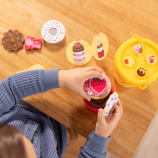 Play to Go Cake & Cookies Play Set - Image 4